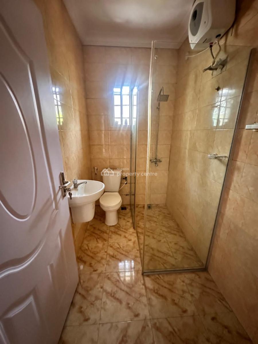 Clean Upper Floor 1-bedroom Apartment., Lekki Right, Lekki Phase 1, Lekki, Lagos, Flat / Apartment for Rent