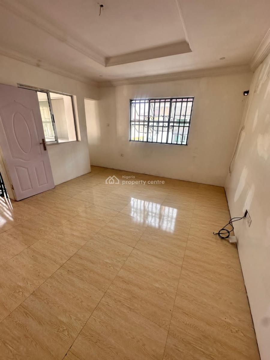 Clean Upper Floor 1-bedroom Apartment., Lekki Right, Lekki Phase 1, Lekki, Lagos, Flat / Apartment for Rent