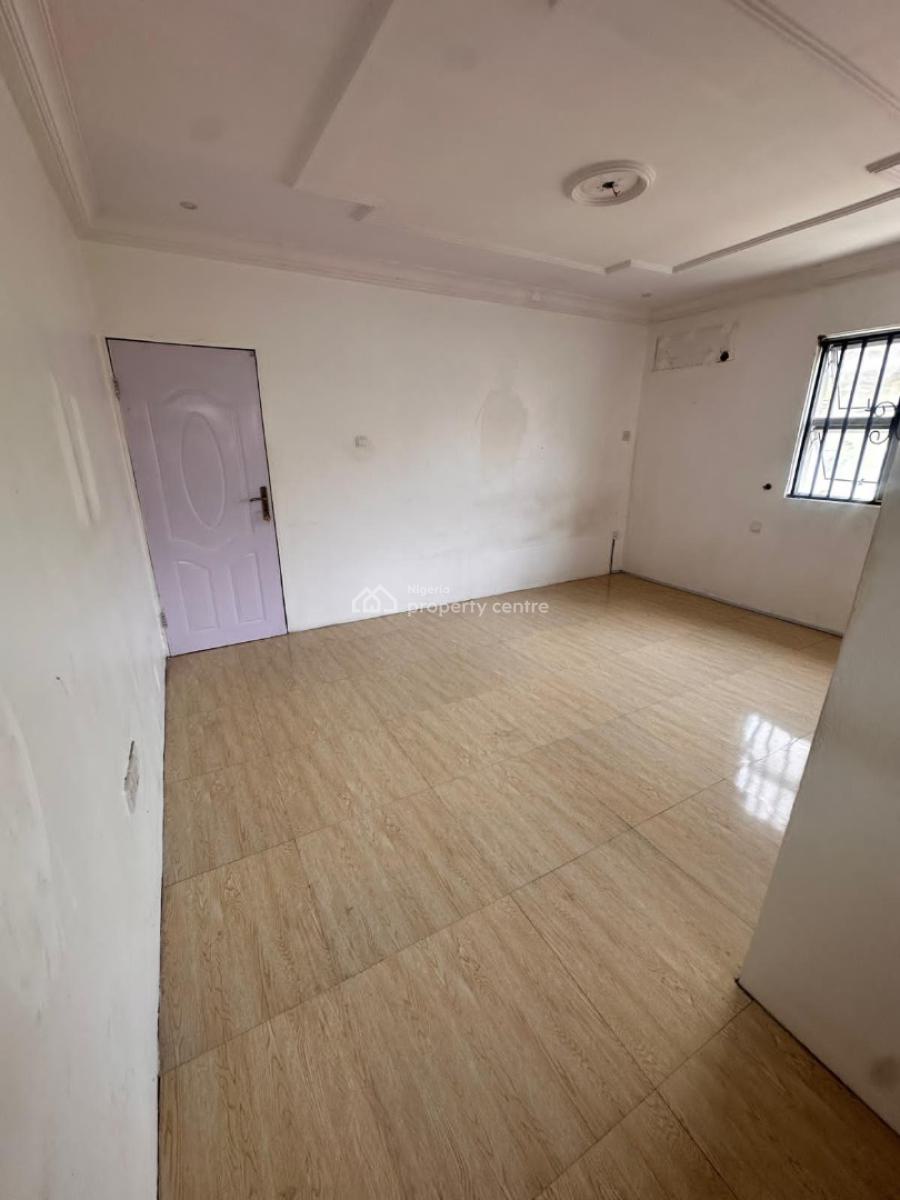 Clean Upper Floor 1-bedroom Apartment., Lekki Right, Lekki Phase 1, Lekki, Lagos, Flat / Apartment for Rent