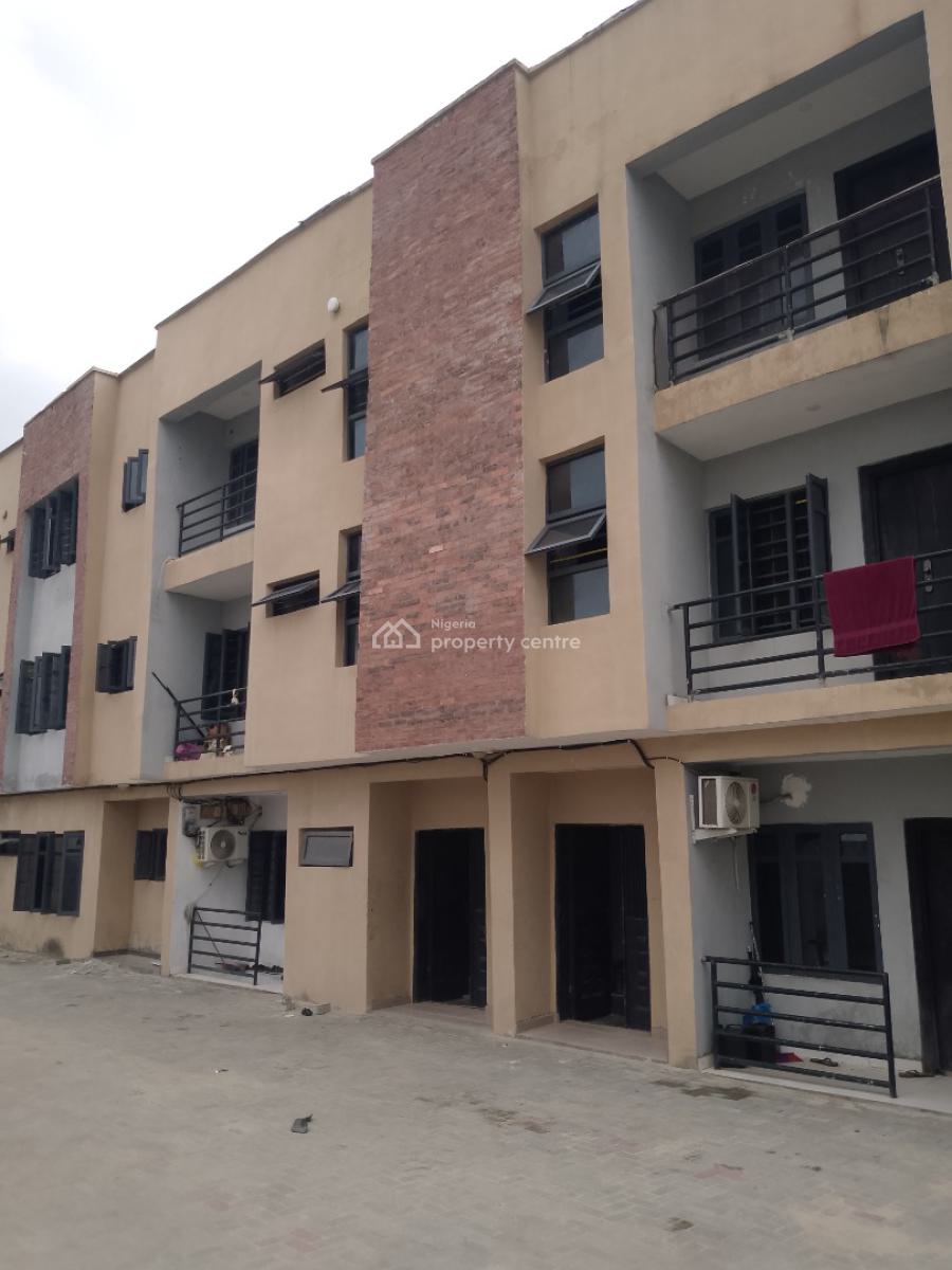 Massive 2 Bedroom Flat Upstairs, Destiny Home Estate, Abijo, Sangotedo, Ajah, Lagos, Flat / Apartment for Rent