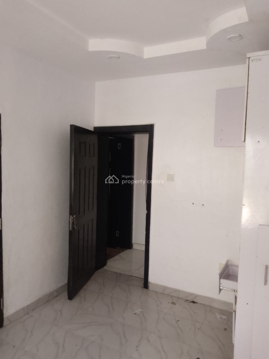 Massive 2 Bedroom Flat Upstairs, Destiny Home Estate, Abijo, Sangotedo, Ajah, Lagos, Flat / Apartment for Rent