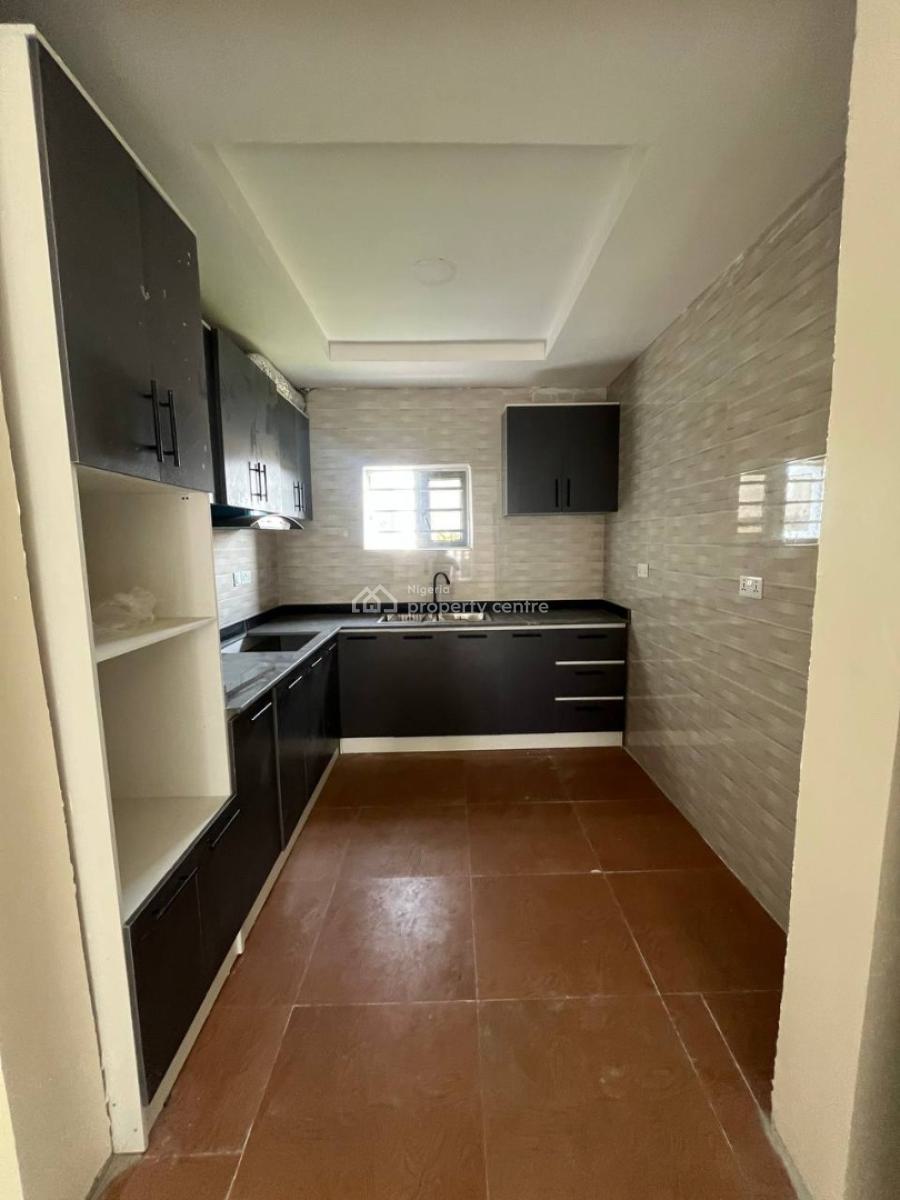 2 Bedroom Apartment, Ikota, Lekki, Lagos, Flat / Apartment for Sale