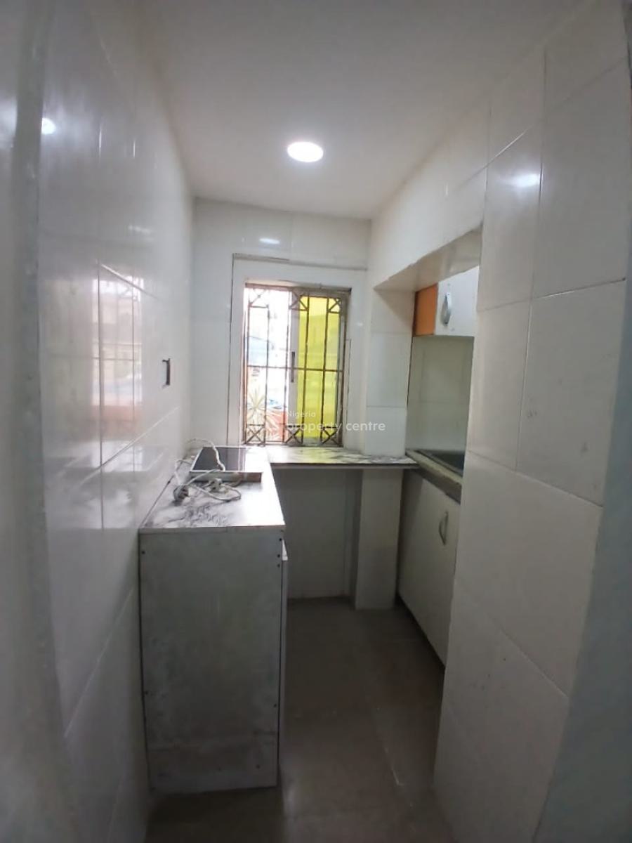 Newly Renovated 1 Bedroom Flats with a Pool in a Secured Location, Lekki Right, Lekki Phase 1, Lekki, Lagos, Mini Flat (room and Parlour) for Rent