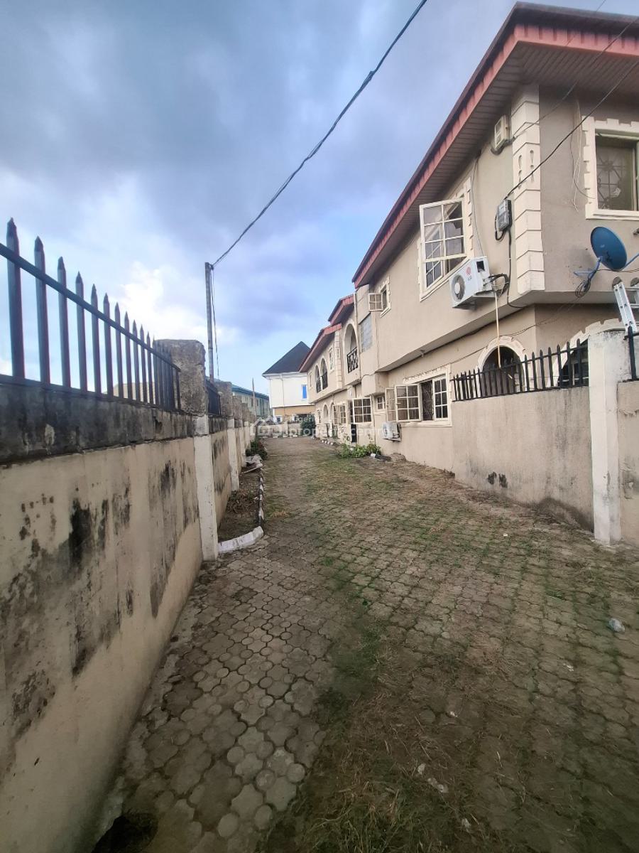 Big House Consists 4 Bedroom Duplex and 3 Bedroom Flats, Journalists Estate, Berger, Arepo, Ogun, House for Sale