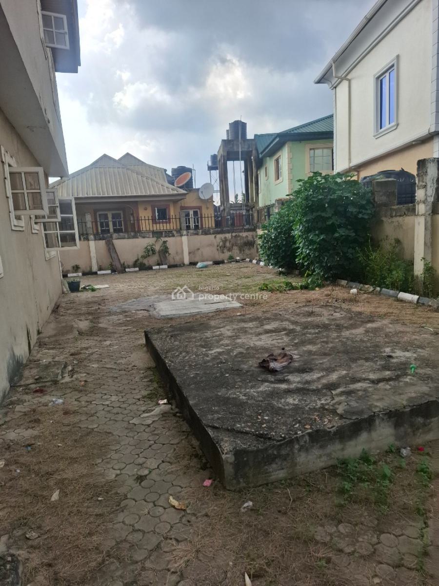 Big House Consists 4 Bedroom Duplex and 3 Bedroom Flats, Journalists Estate, Berger, Arepo, Ogun, House for Sale