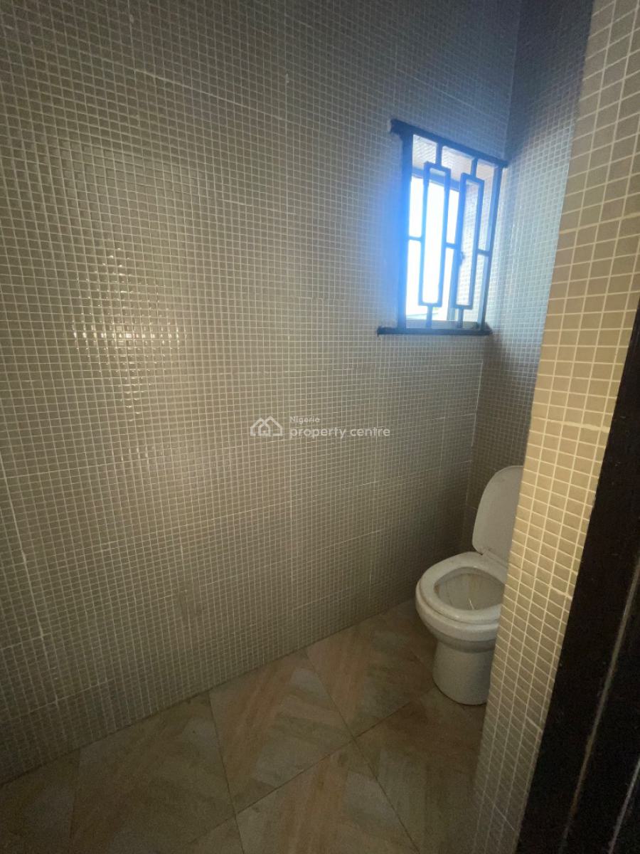 a Spacious Shop/ Office Space, Along Mobil Road Ilaje Ajah, Lekki, Lagos, Shop for Rent