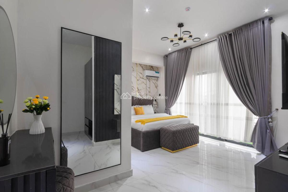 Luxury 2-bedroom Apartment with 3 Balconies, Lekki Phase 1, Lekki, Lagos, Flat / Apartment Short Let
