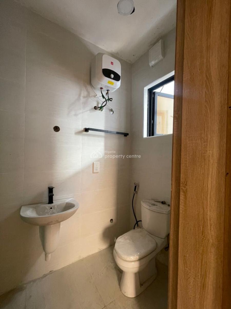 Beautiful 2 Bedroom Apartment, Lekki Phase 1, Lekki, Lagos, Flat / Apartment for Sale