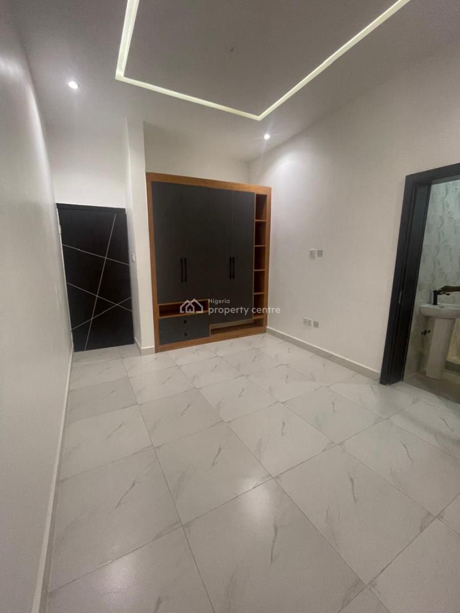 Beautifully Built 3 Bedroom Apartment, Lekki Phase 1, Lekki, Lagos, Flat / Apartment for Sale