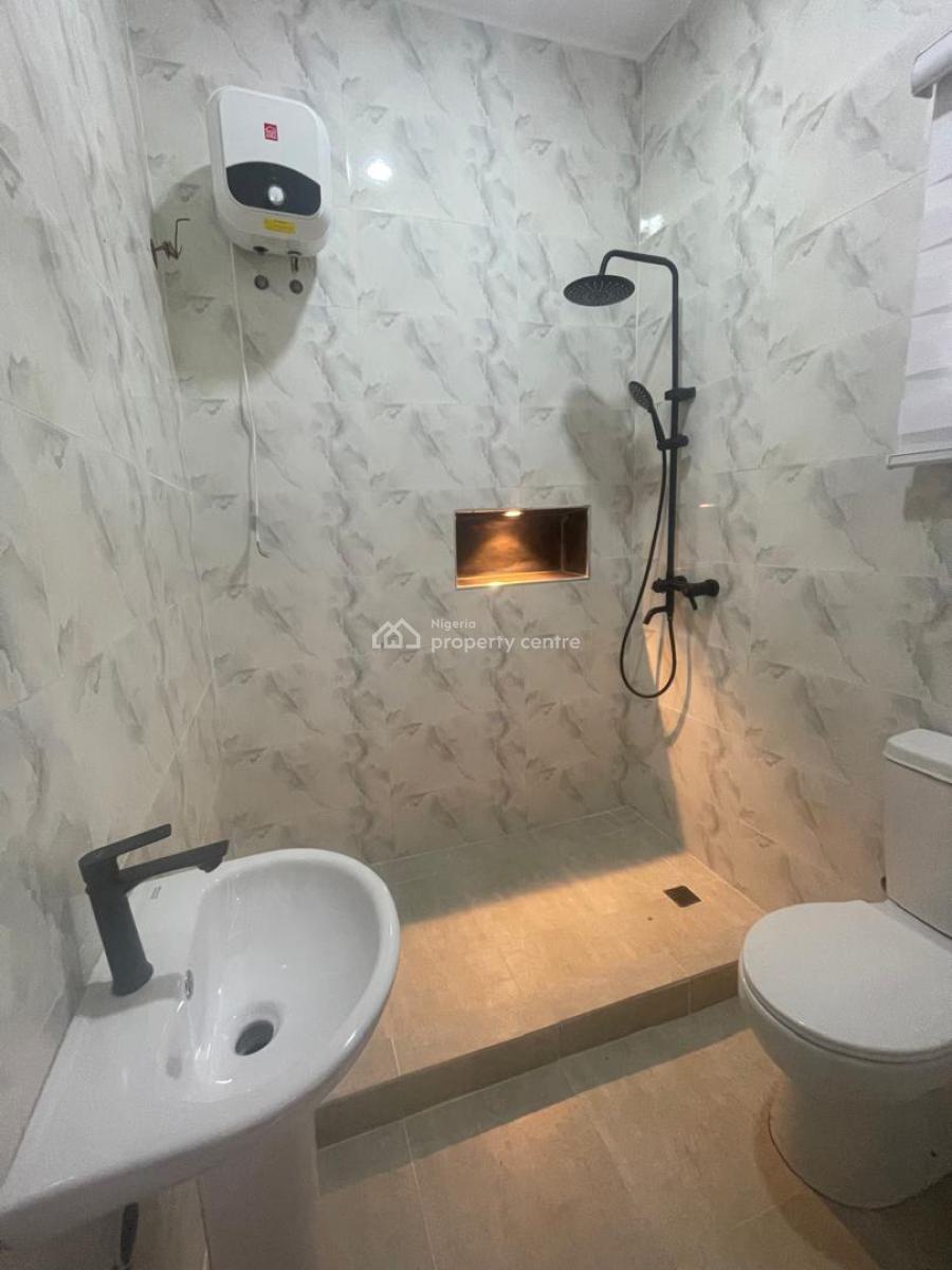 Beautifully Built 3 Bedroom Apartment, Lekki Phase 1, Lekki, Lagos, Flat / Apartment for Sale