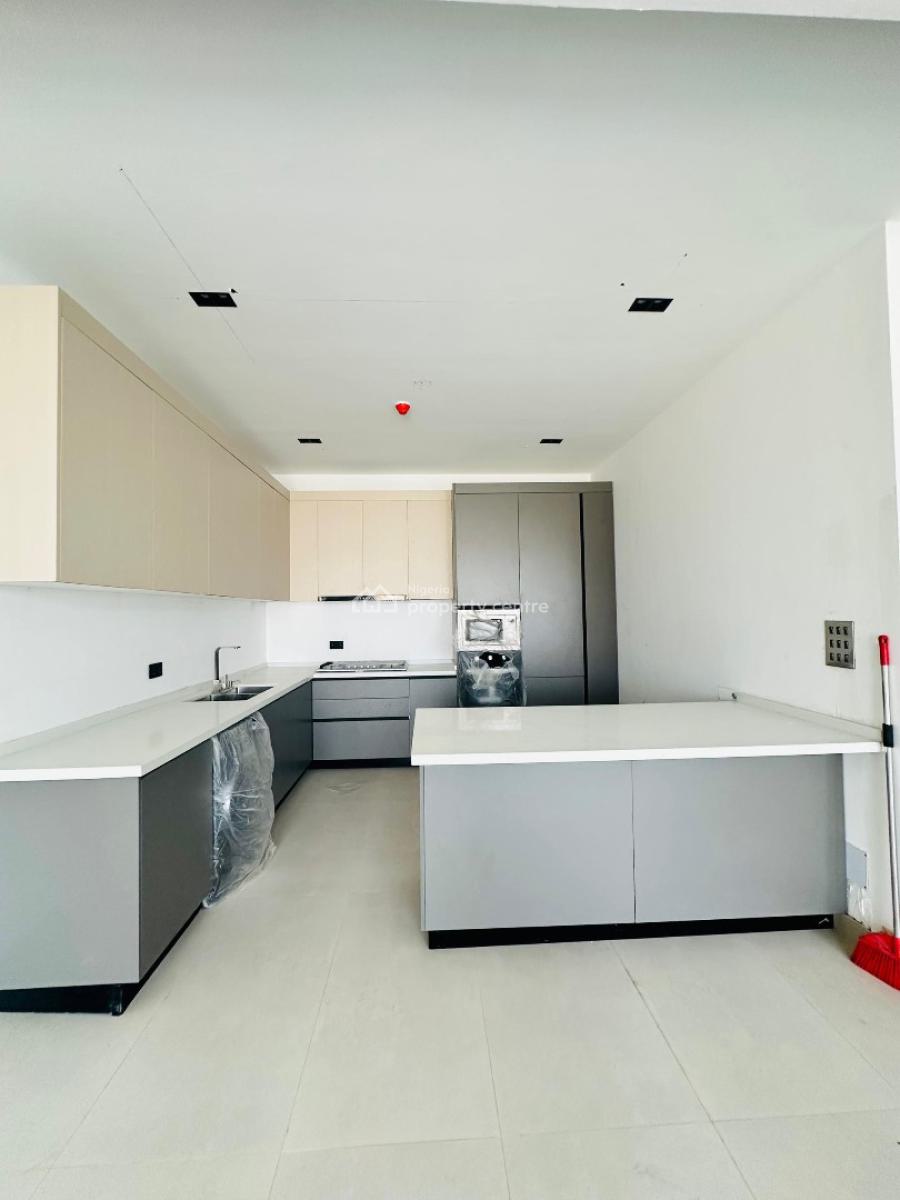 Spaciously Built 3&2bed Apartment with Swimming Pool ,gym &elevator, Lekki Phase One ,lekki ,lagos ,nigeria, Lekki Phase 1, Lekki, Lagos, Flat / Apartment for Sale