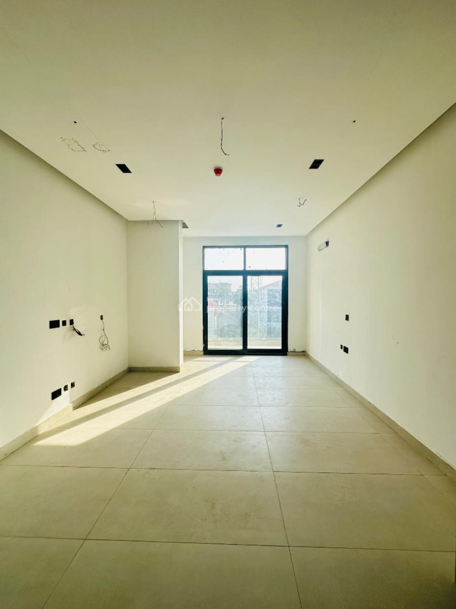 Spaciously Built 3&2bed Apartment with Swimming Pool ,gym &elevator, Lekki Phase One ,lekki ,lagos ,nigeria, Lekki Phase 1, Lekki, Lagos, Flat / Apartment for Sale