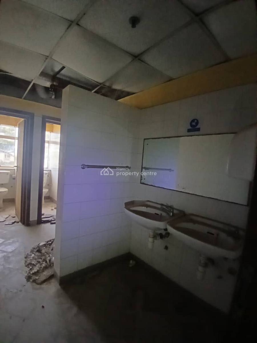 Fully Serviced 300sqm Open Office Space (3rd Floor), Victoria Island (vi), Lagos, Office Space for Rent