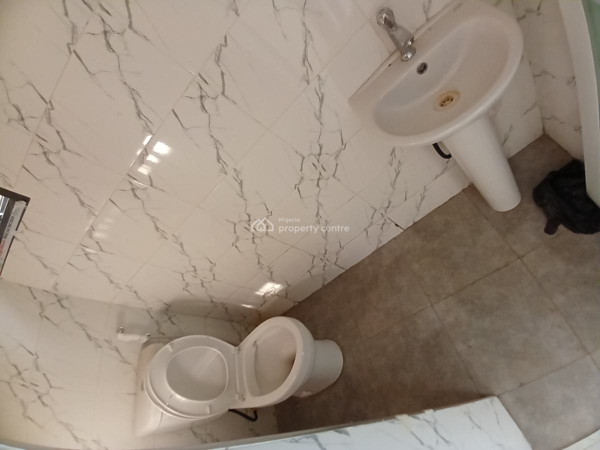 Brand New 2 Bedroom Block of Flat, Guzape District Abuja Diplomatic Zone, Guzape District, Abuja, House for Rent