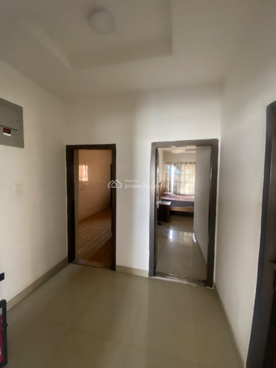 Very Sweet and Lovable Sharp Spacious 2 Bedroom Upstairs, Ogombo Road Down, Ajah, Lagos, Flat / Apartment for Rent
