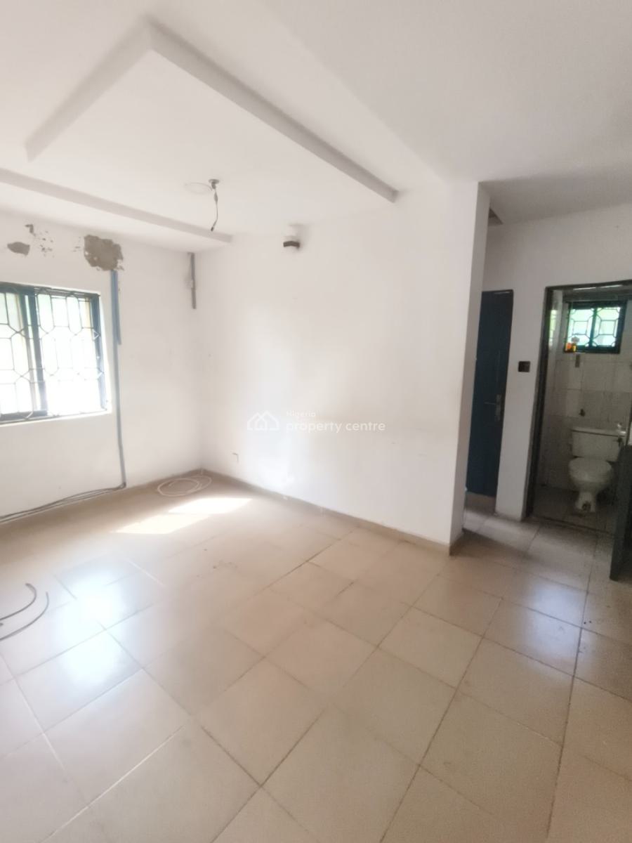 Clean Flat for Your Peace of Mind, Emerald Estate, Mobil Road, Ilaje, Ajah, Lagos, Mini Flat (room and Parlour) for Rent