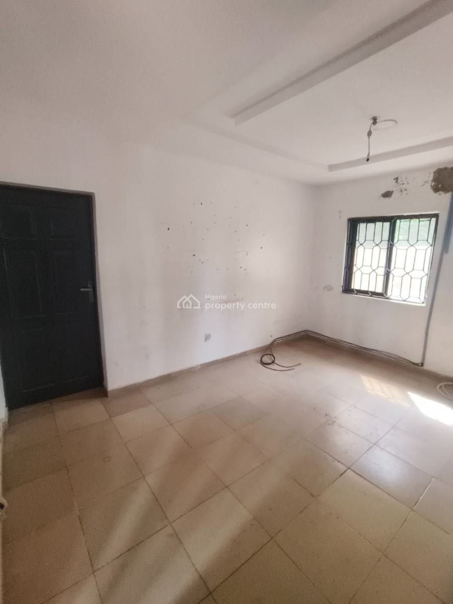 Clean Flat for Your Peace of Mind, Emerald Estate, Mobil Road, Ilaje, Ajah, Lagos, Mini Flat (room and Parlour) for Rent