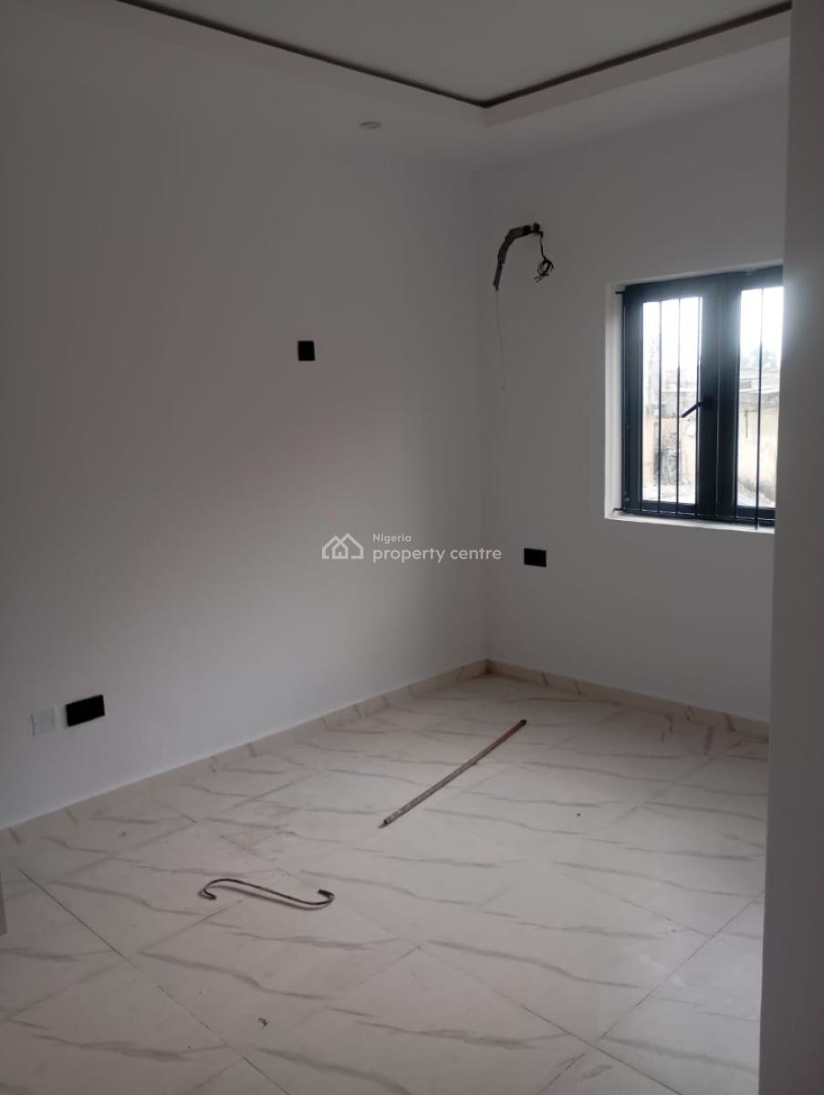 Executive 4-bedroom Semi-detached Duplex with Bq on 2 Floors, Obanikoro Estate, Obanikoro, Shomolu, Lagos, Semi-detached Duplex for Sale