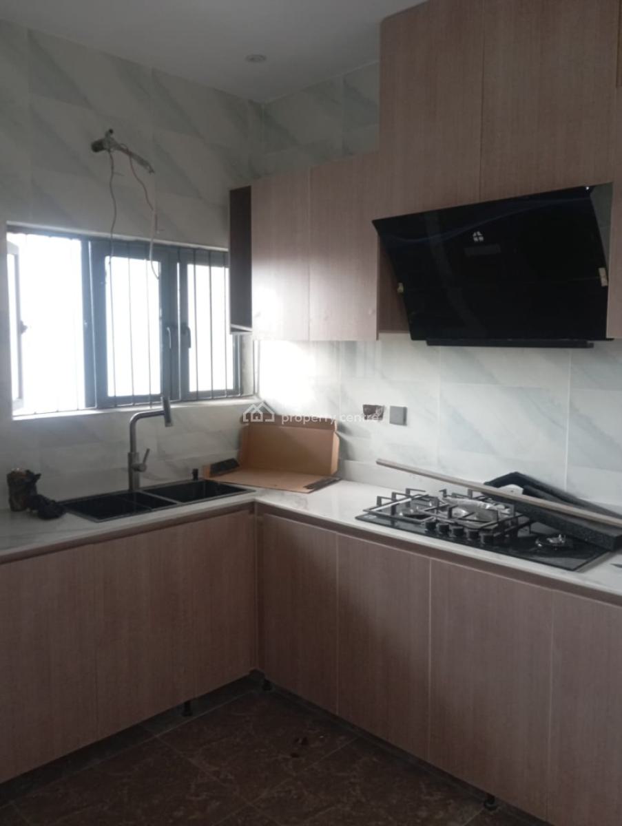 Executive 4-bedroom Semi-detached Duplex with Bq on 2 Floors, Obanikoro Estate, Obanikoro, Shomolu, Lagos, Semi-detached Duplex for Sale