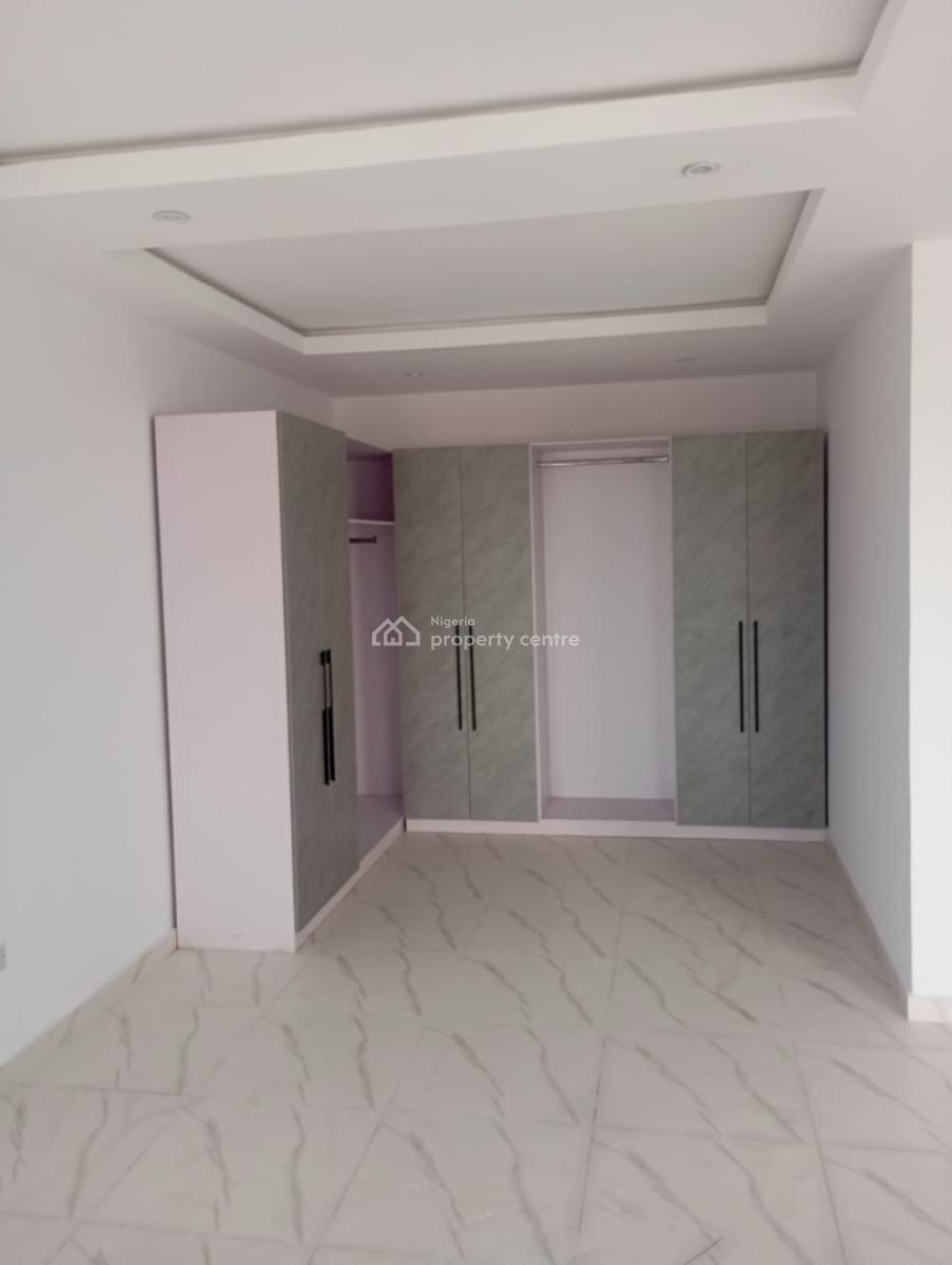 Executive 4-bedroom Semi-detached Duplex with Bq on 2 Floors, Obanikoro Estate, Obanikoro, Shomolu, Lagos, Semi-detached Duplex for Sale