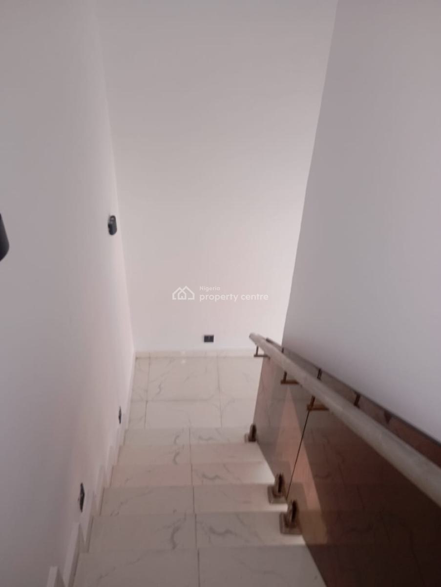 Executive 4-bedroom Semi-detached Duplex with Bq on 2 Floors, Obanikoro Estate, Obanikoro, Shomolu, Lagos, Semi-detached Duplex for Sale