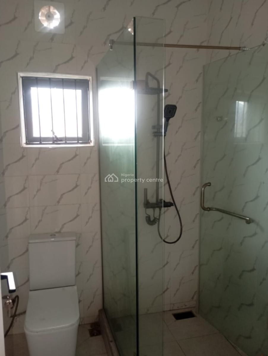 Executive 4-bedroom Semi-detached Duplex with Bq on 2 Floors, Obanikoro Estate, Obanikoro, Shomolu, Lagos, Semi-detached Duplex for Sale