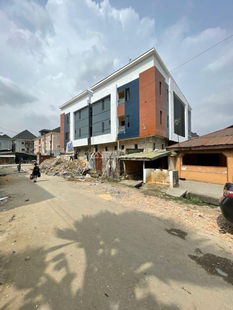 Beautiful 2 Bedrooms Apartment in a Good Neighborhood, Off Nnobi Street, Kilo, Surulere, Lagos, Flat / Apartment for Sale