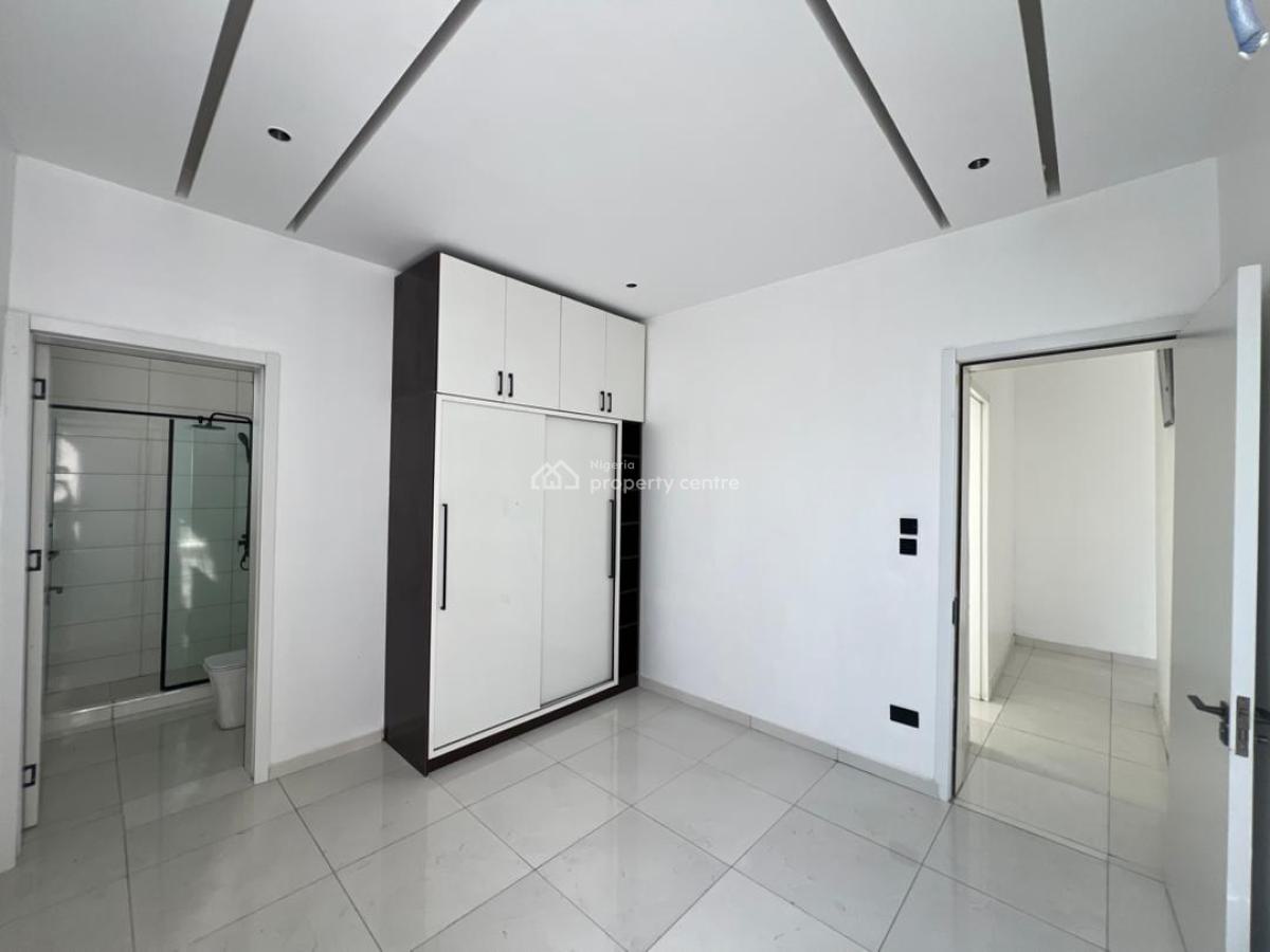 2 Bedrooms Apartment Gym, Swimming Pool, Lekki Phase 1, Lekki, Lagos, Flat / Apartment for Sale