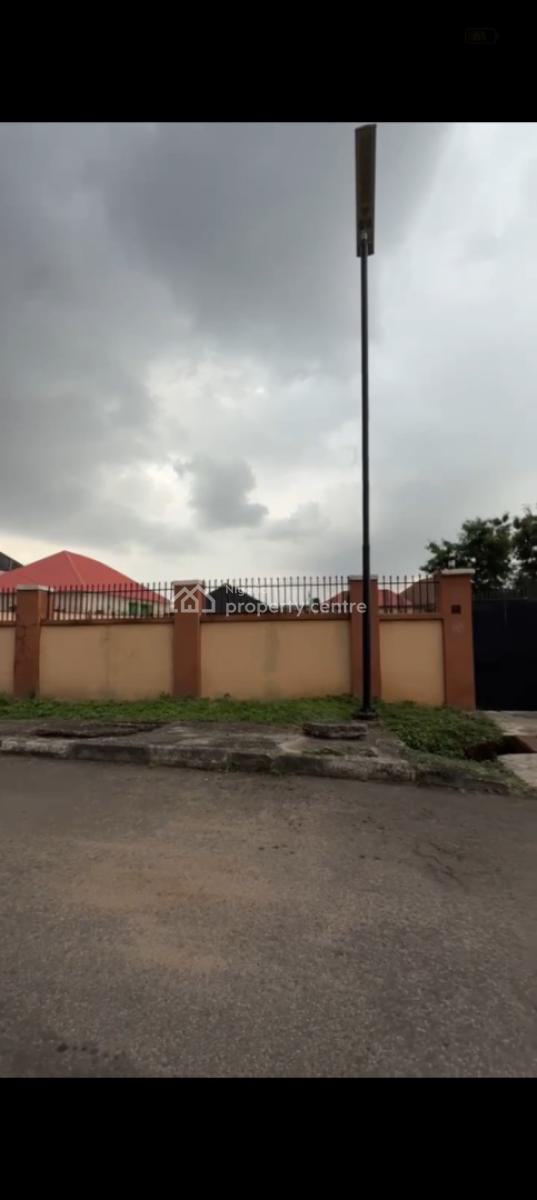 a Complete Cut Out  Dry Land Measuring 1100sqm, at Kolapo Ishola Gra, Ibadan, Ibadan, Oyo, Land for Sale