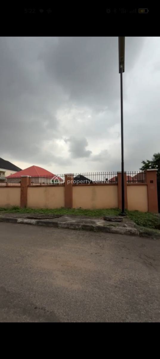 a Complete Cut Out  Dry Land Measuring 1100sqm, at Kolapo Ishola Gra, Ibadan, Ibadan, Oyo, Land for Sale