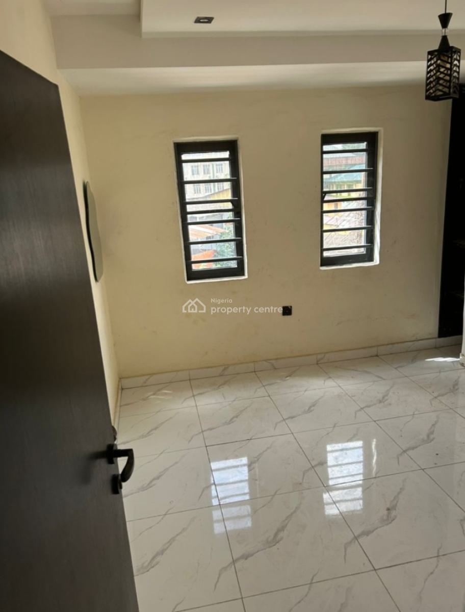 Newly 2 Bedrom Flat + Swimming Pool + Amenities, Mende, Maryland, Lagos, Flat / Apartment for Sale