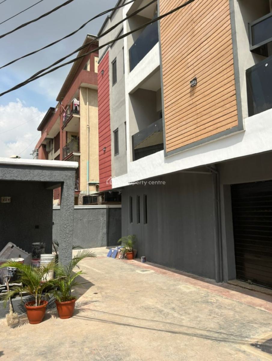 Newly 2 Bedrom Flat + Swimming Pool + Amenities, Mende, Maryland, Lagos, Flat / Apartment for Sale