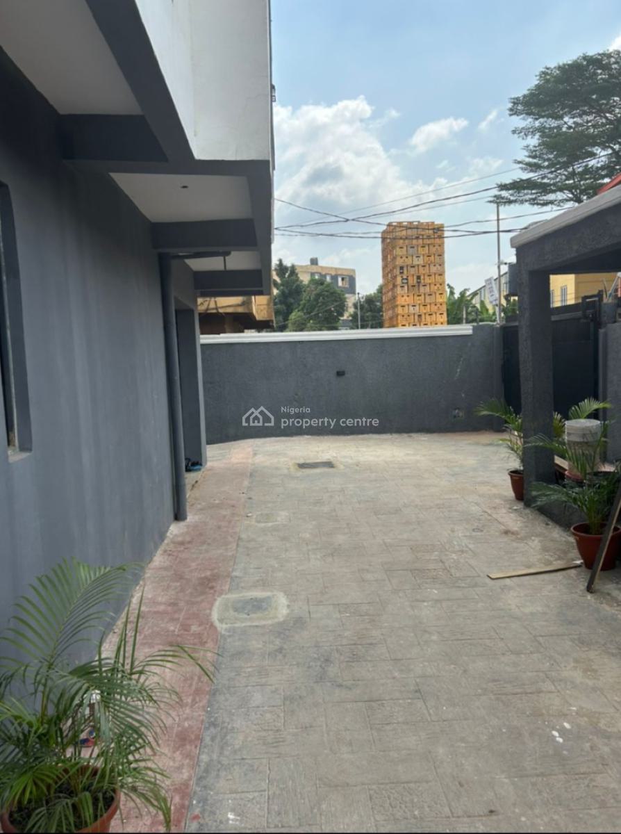 Newly 2 Bedrom Flat + Swimming Pool + Amenities, Mende, Maryland, Lagos, Flat / Apartment for Sale