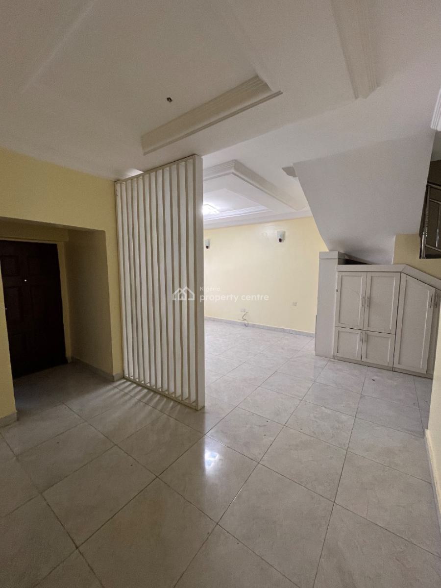 Serviced 3 Bedrooms Terrace Duplex + Bq, Pool, Gym, Lekki Phase 1, Lekki, Lagos, Terraced Duplex for Rent