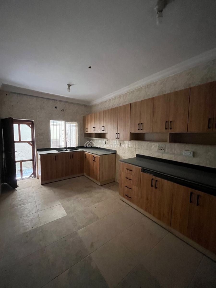 Serviced 3 Bedrooms Terrace Duplex + Bq, Pool, Gym, Lekki Phase 1, Lekki, Lagos, Terraced Duplex for Rent