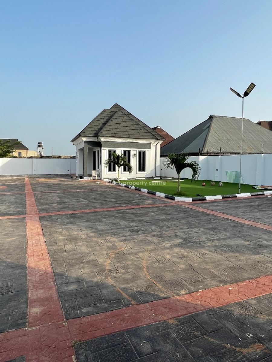 Luxury 4 Bedroom Duplex with Room and Parlor Bq on 2 Plots of Land, Alagbaka Extension, Akure, Ondo, Detached Duplex for Sale