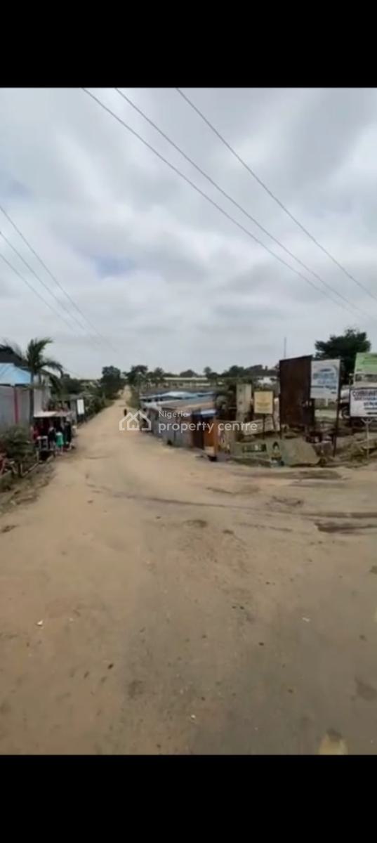 2,400. Square Metres., Location: Carlton  Gate  Estate  Ibadan., Ibadan, Oyo, Land for Sale