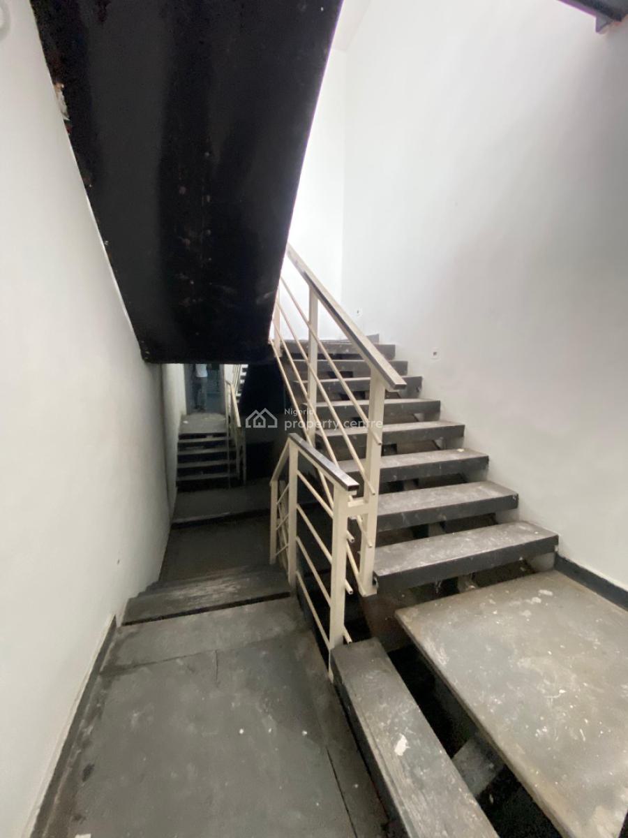 Strategic Commercial Property Space, Near Eko Hotel, Victoria Island (vi), Lagos, Restaurant / Bar for Rent