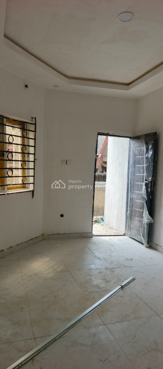 Miniflat, Goodwill Street, Magboro, Ogun, Mini Flat (room and Parlour) for Rent