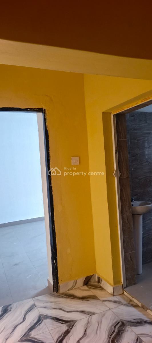 2 Bedroom Flat, Olufemi Street, Magboro, Ogun, Flat / Apartment for Rent
