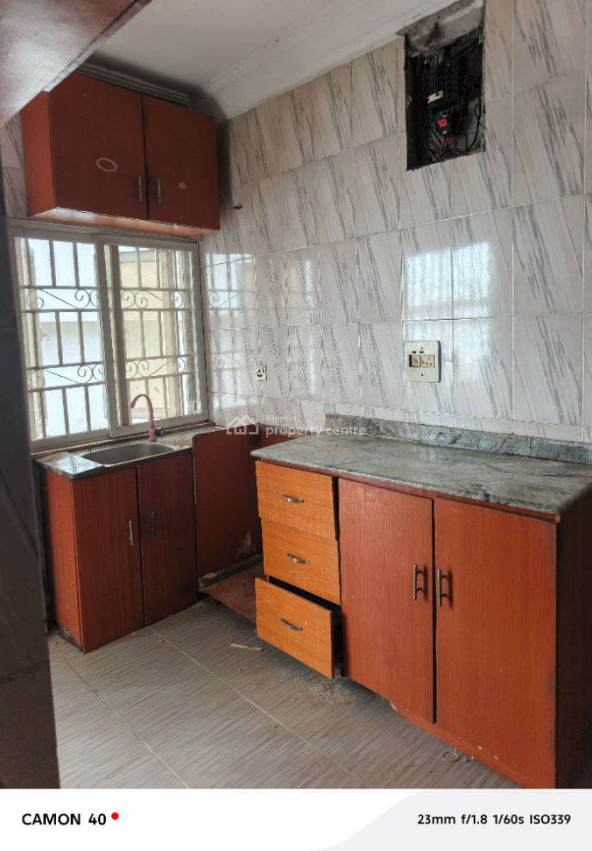 Luxury 2 Bedroom Flat Upstairs, Badore, Ajah, Lagos, Flat / Apartment for Rent