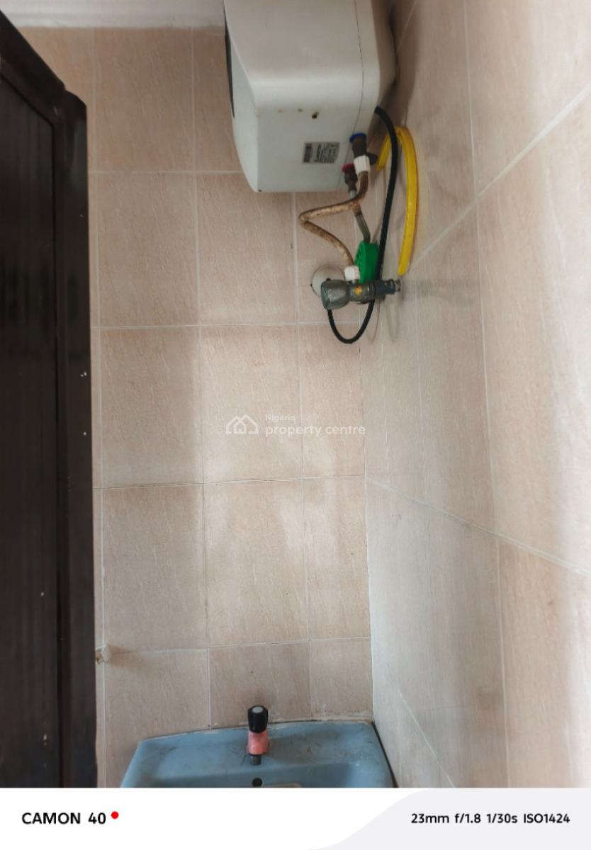 Luxury 2 Bedroom Flat Upstairs, Badore, Ajah, Lagos, Flat / Apartment for Rent