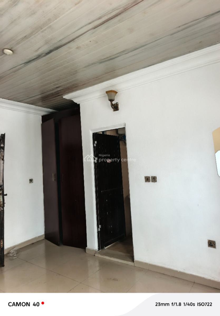Luxury 2 Bedroom Flat Upstairs, Badore, Ajah, Lagos, Flat / Apartment for Rent