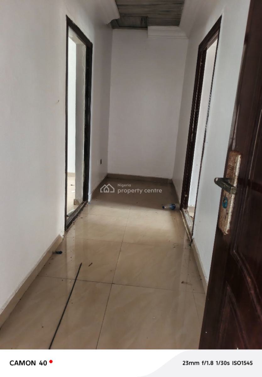 Luxury 2 Bedroom Flat Upstairs, Badore, Ajah, Lagos, Flat / Apartment for Rent