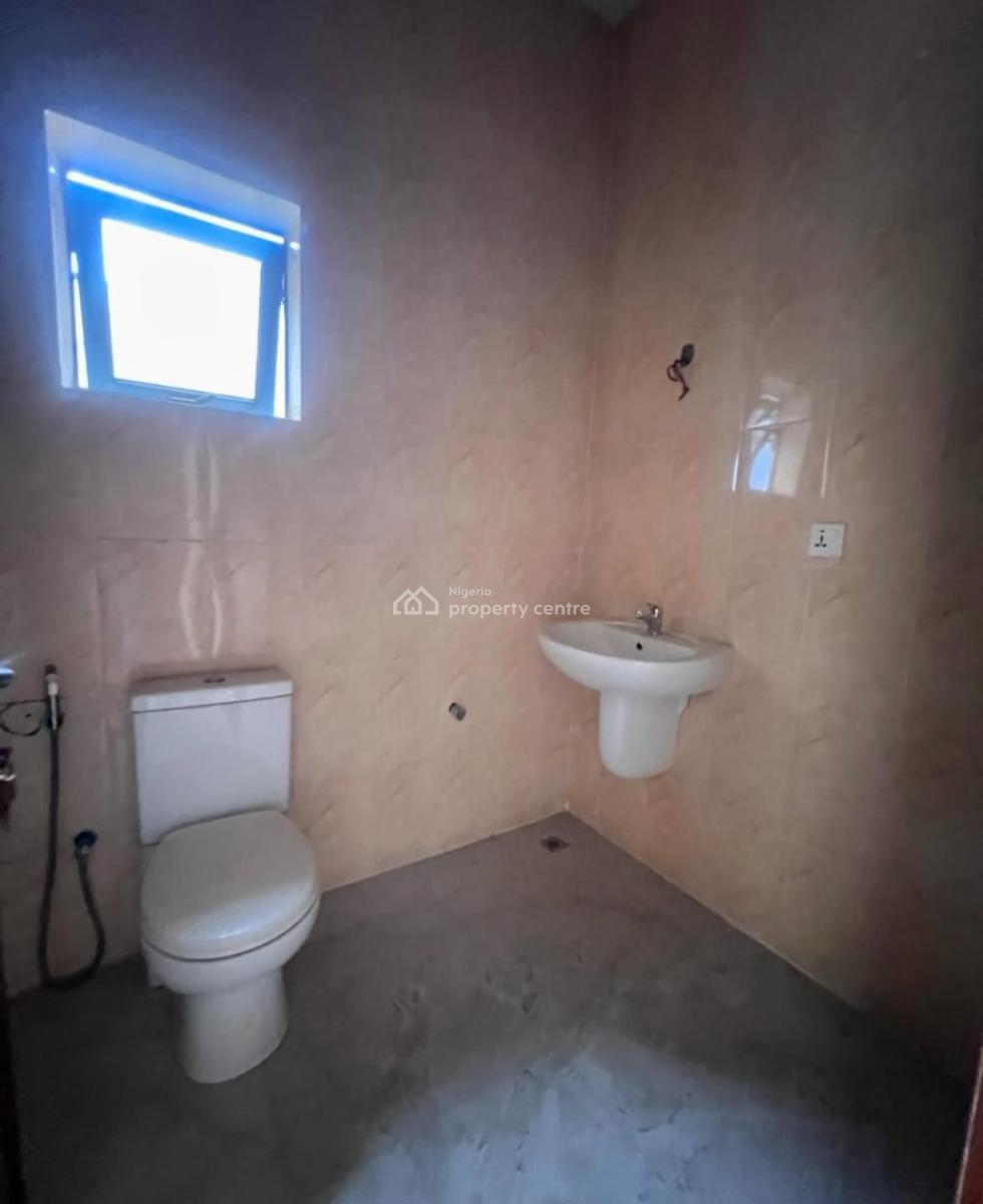 Well Spacious 4 Bedroom Duplex with Study Room and Bq, Oral Estate, Lekki, Lagos, Terraced Duplex for Rent