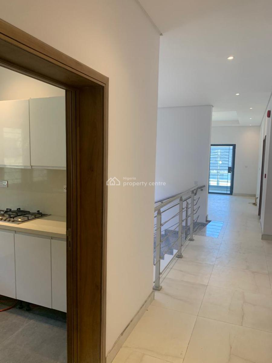 5 Bedroom Detached Duplex with 2 Living Lounges & 2 Room Bq, Lekki Phase 1, Lekki, Lagos, Detached Duplex for Sale