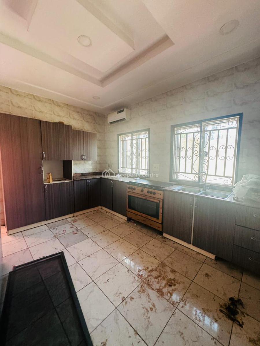 5 Bedroom with Room and Parlour Bq, Kolapo Ishola Gra, Ibadan, Oyo, House for Rent