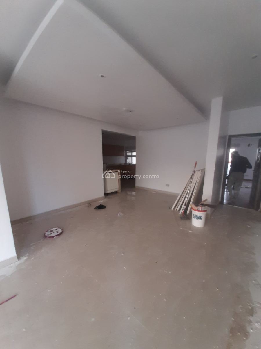 Newly Renovated and Serviced 2 Bedroom En-suite Penthouse with Fitted Kitchen, Lekki Phase 1, Lekki, Lagos, Flat / Apartment for Rent
