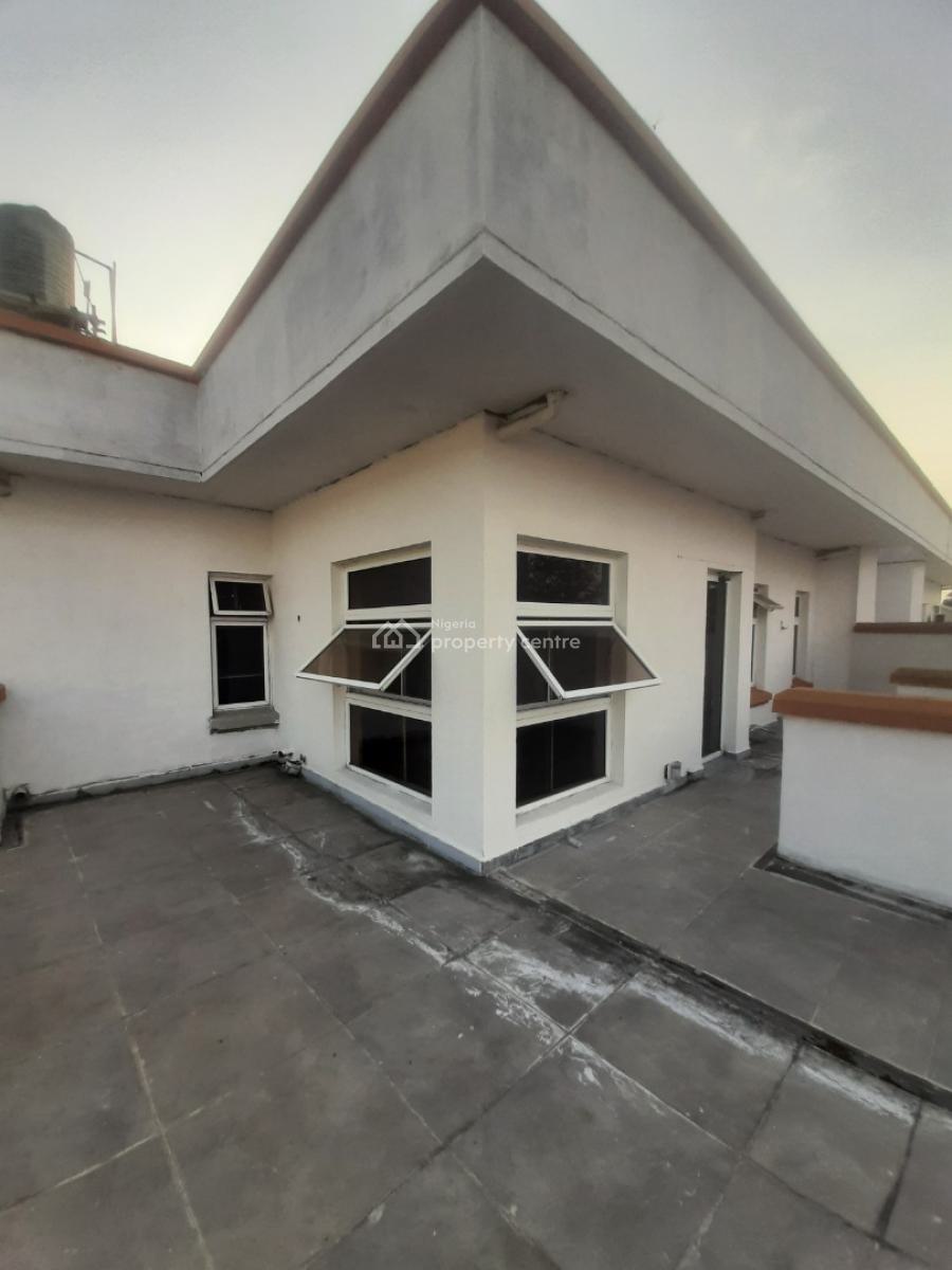 Newly Renovated and Serviced 2 Bedroom En-suite Penthouse with Fitted Kitchen, Lekki Phase 1, Lekki, Lagos, Flat / Apartment for Rent