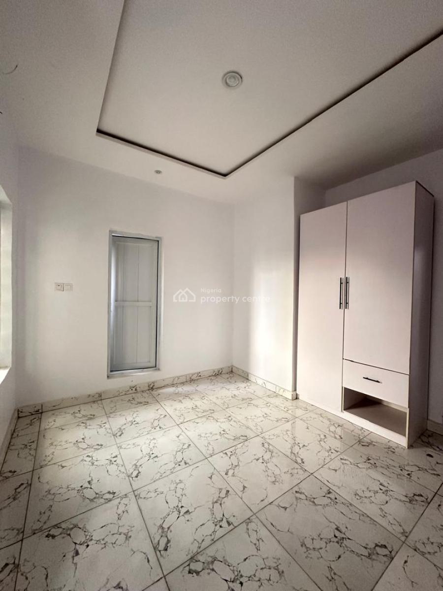 Well Spacious  1 Bedroom Apartment, Ikota, Lekki, Lagos, Mini Flat (room and Parlour) for Sale